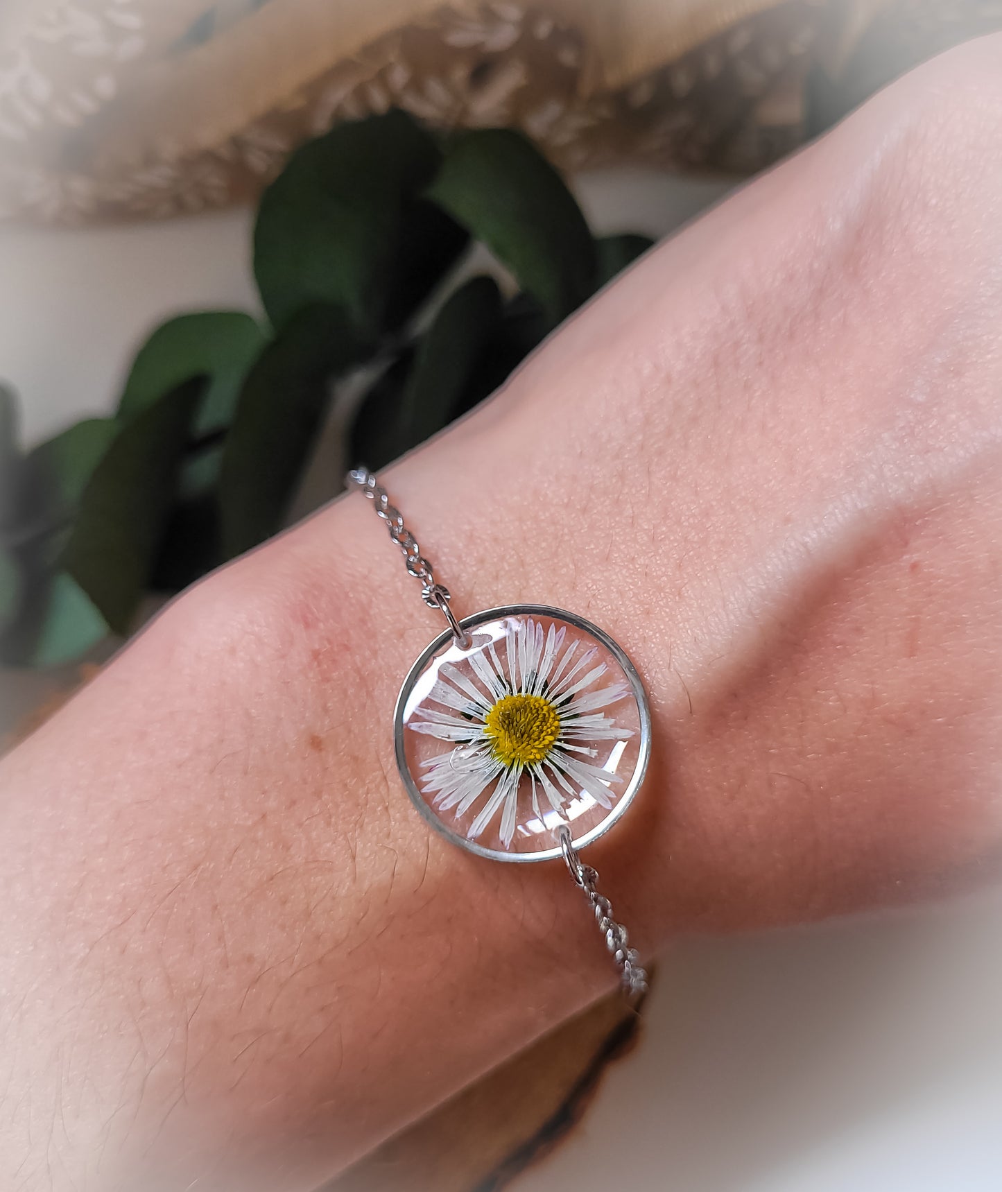 daisy bracelet