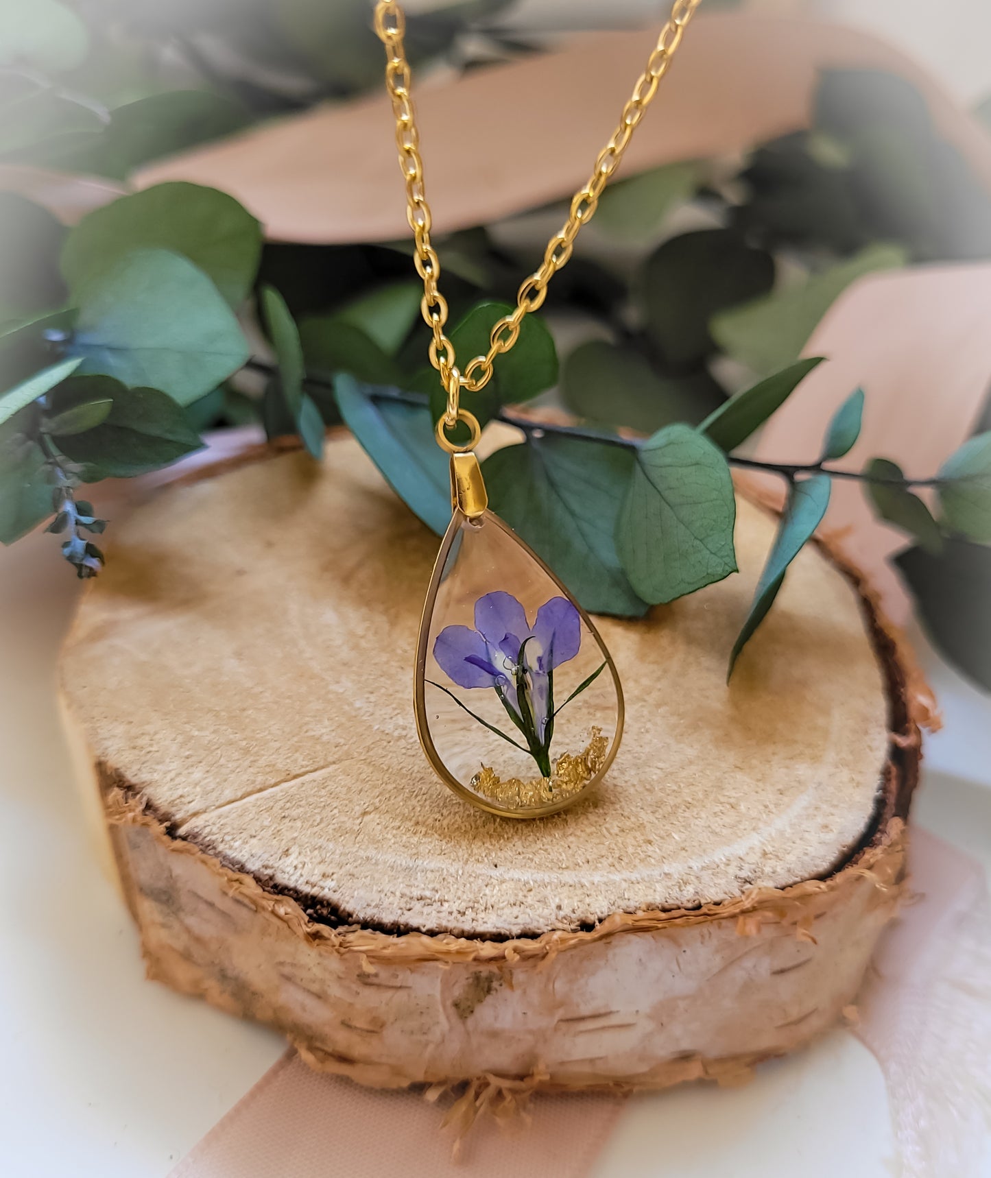 Lobelia necklace