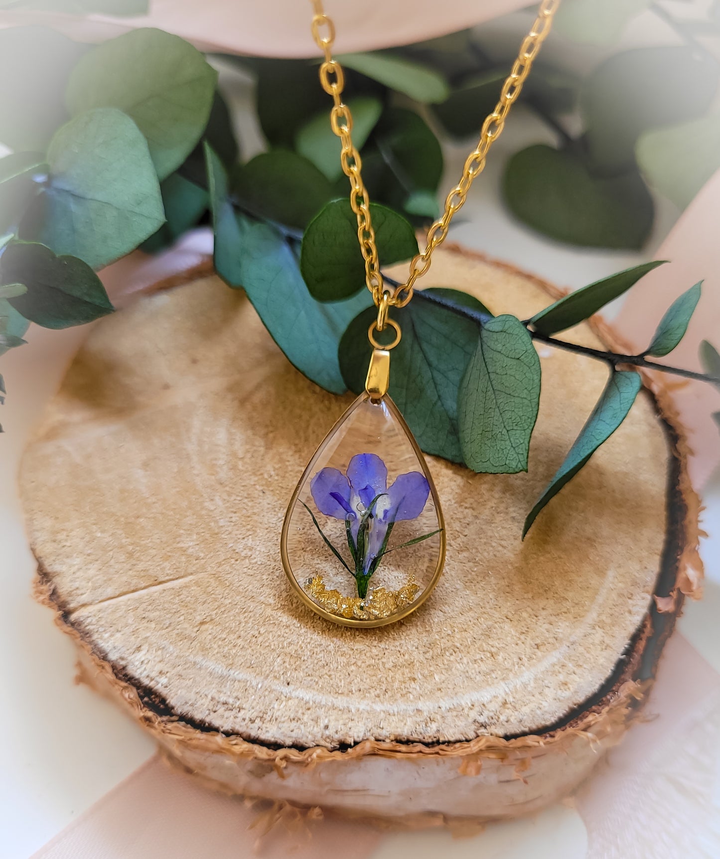 Lobelia necklace