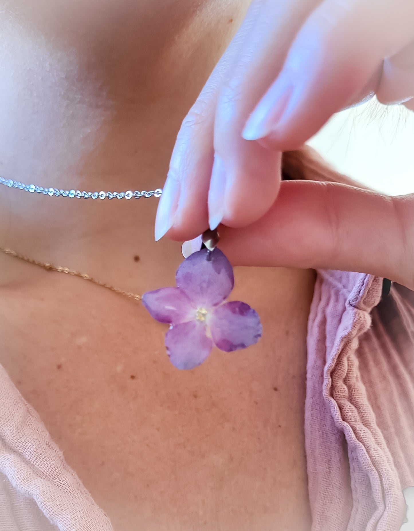 Collier hortensia violet