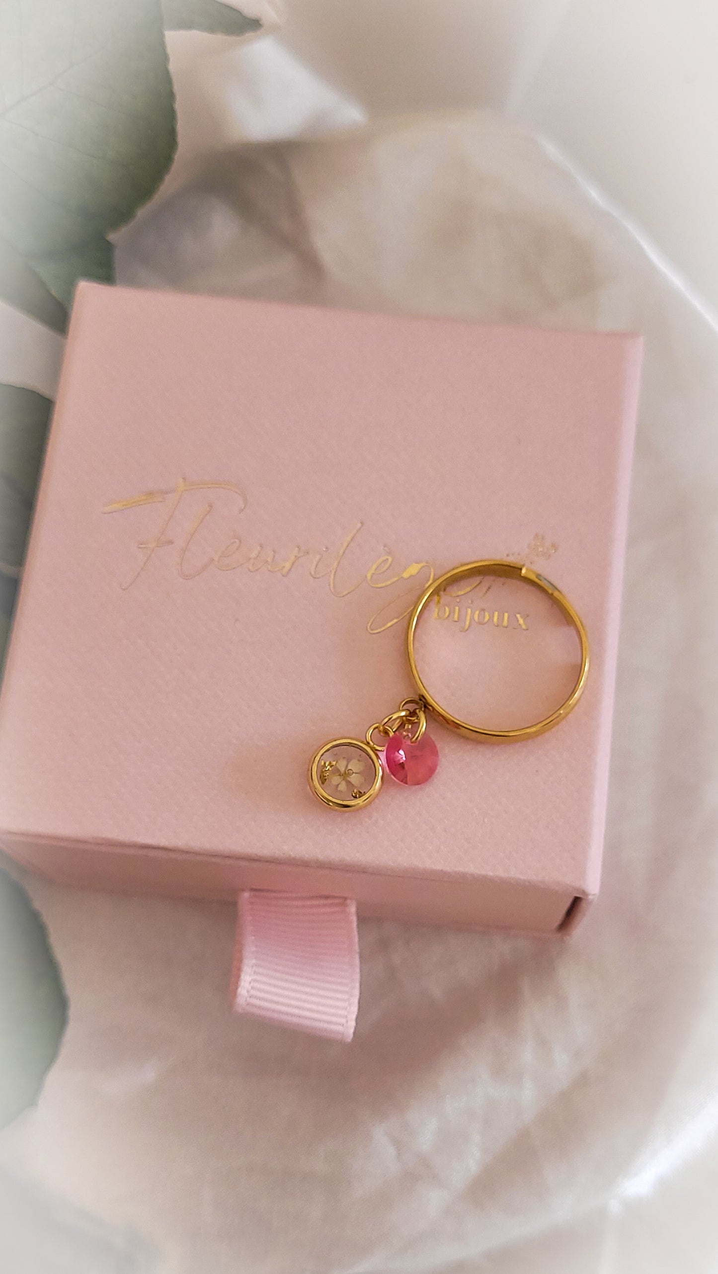 Bague breloque dentelle