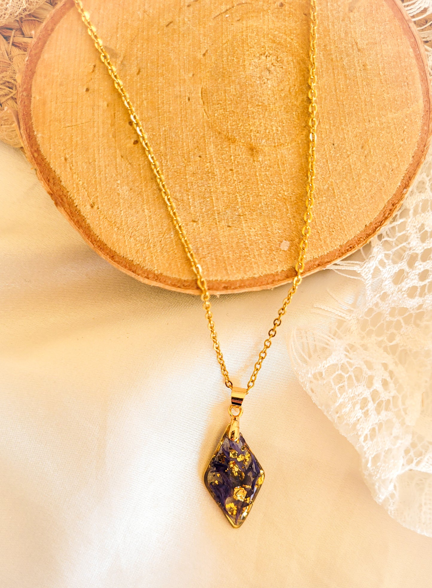 Cornflower diamond necklace