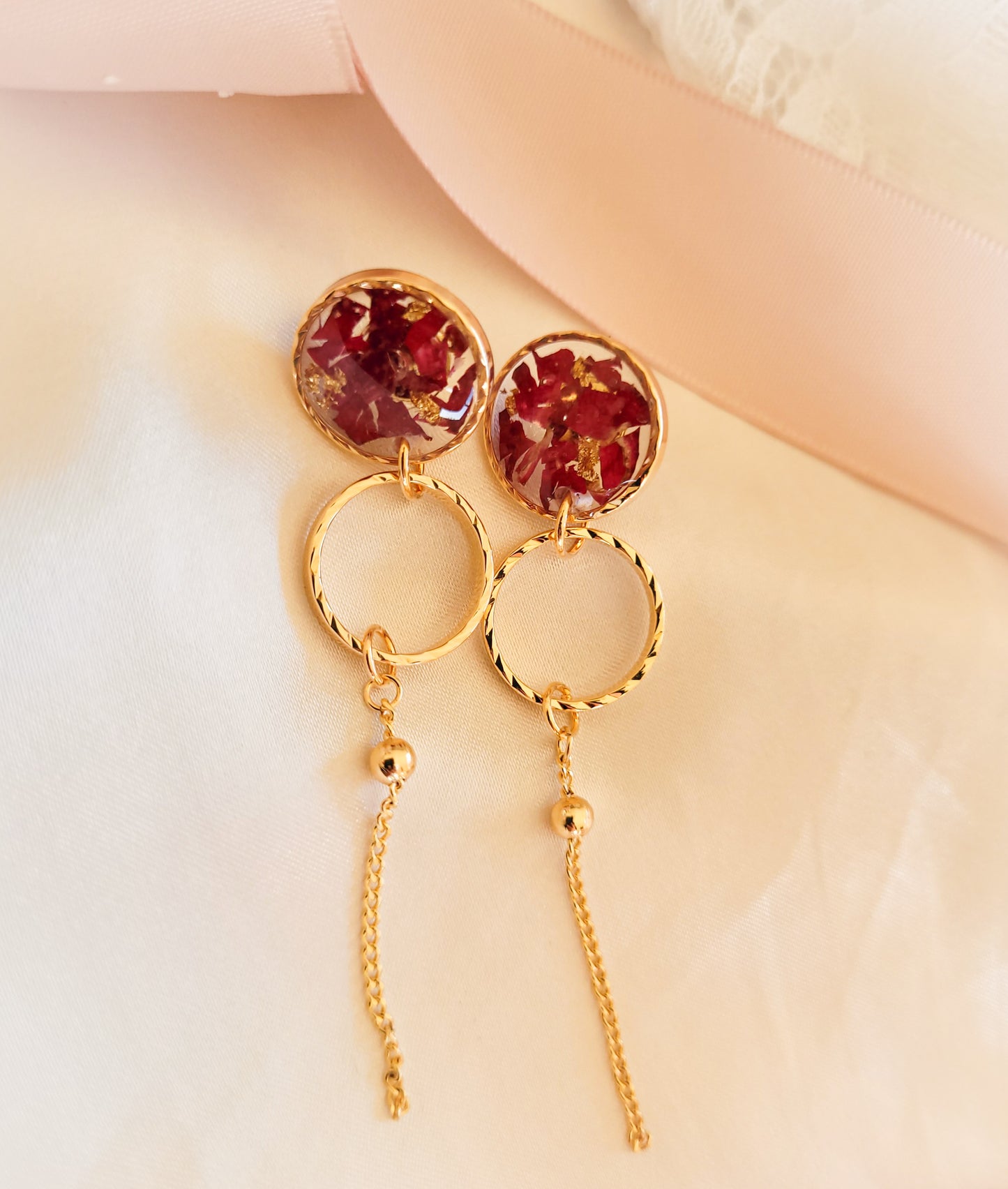 Boucles chaînes pétales de rose