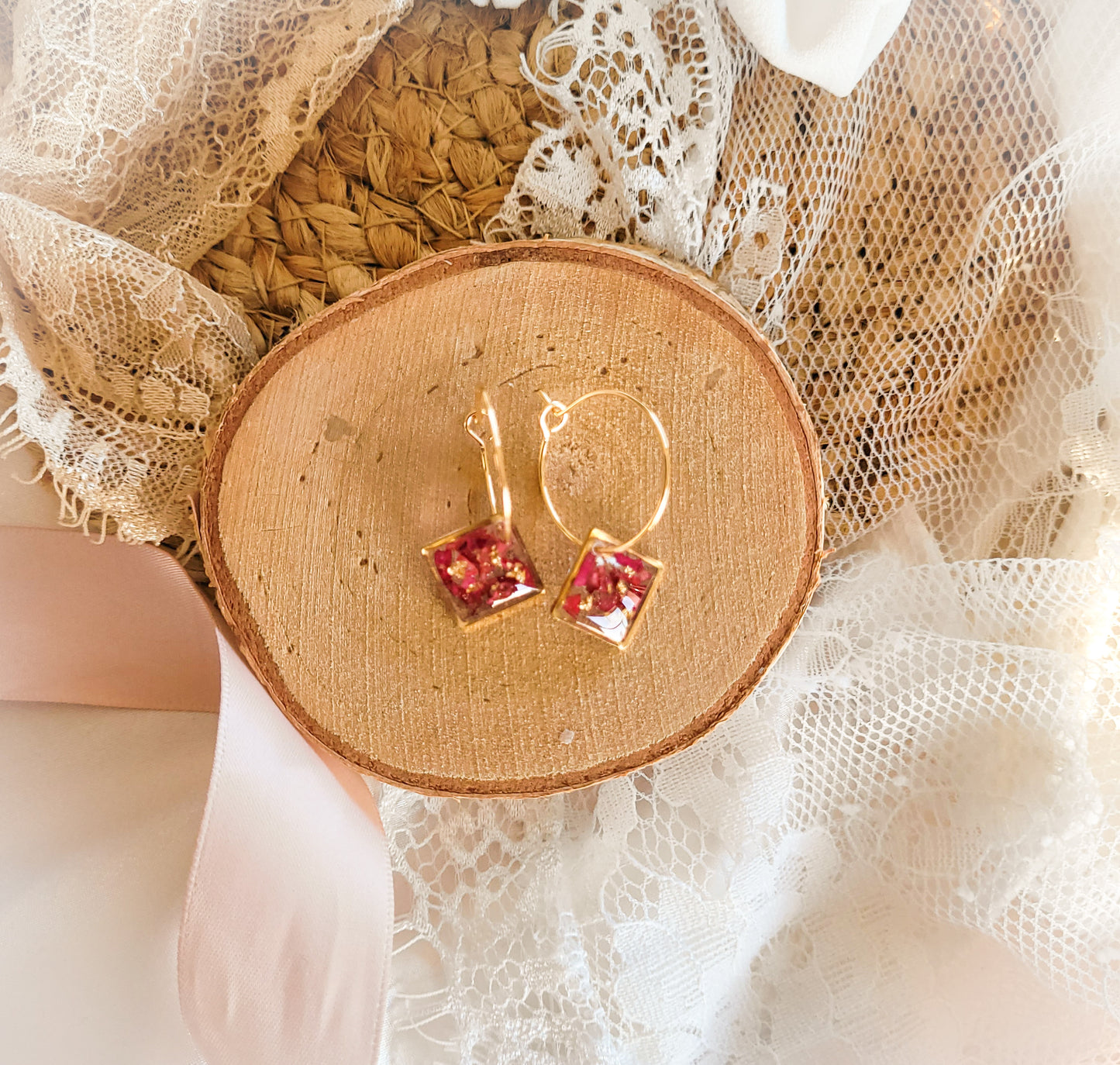 Square hoop earrings with rose petals