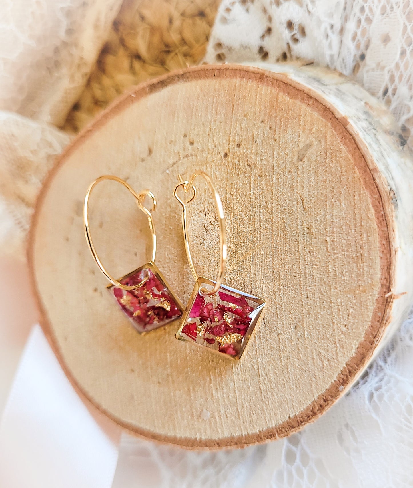 Square hoop earrings with rose petals