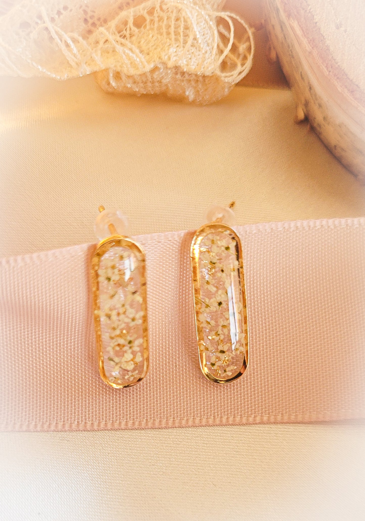 Queen Anne Lace Bows