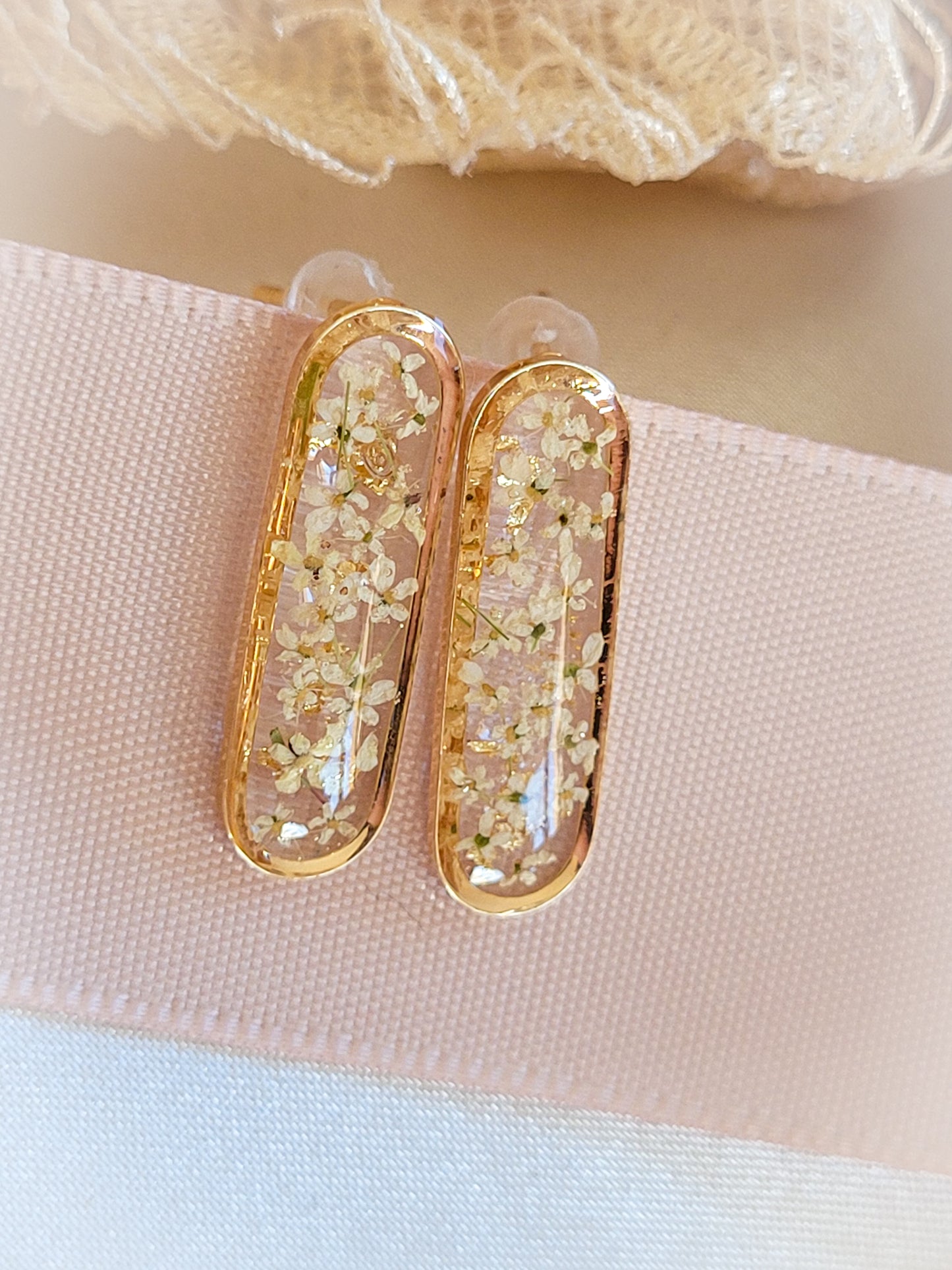 Queen Anne Lace Bows