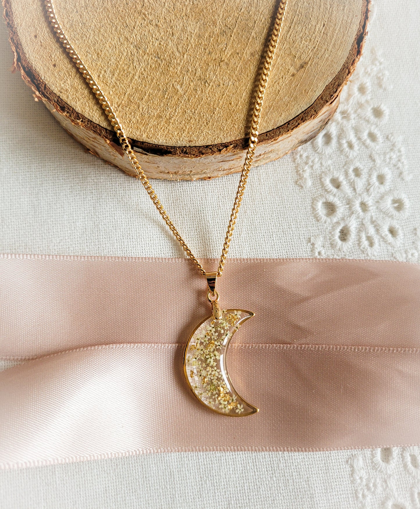 Queen Anne Lace Moon Necklace