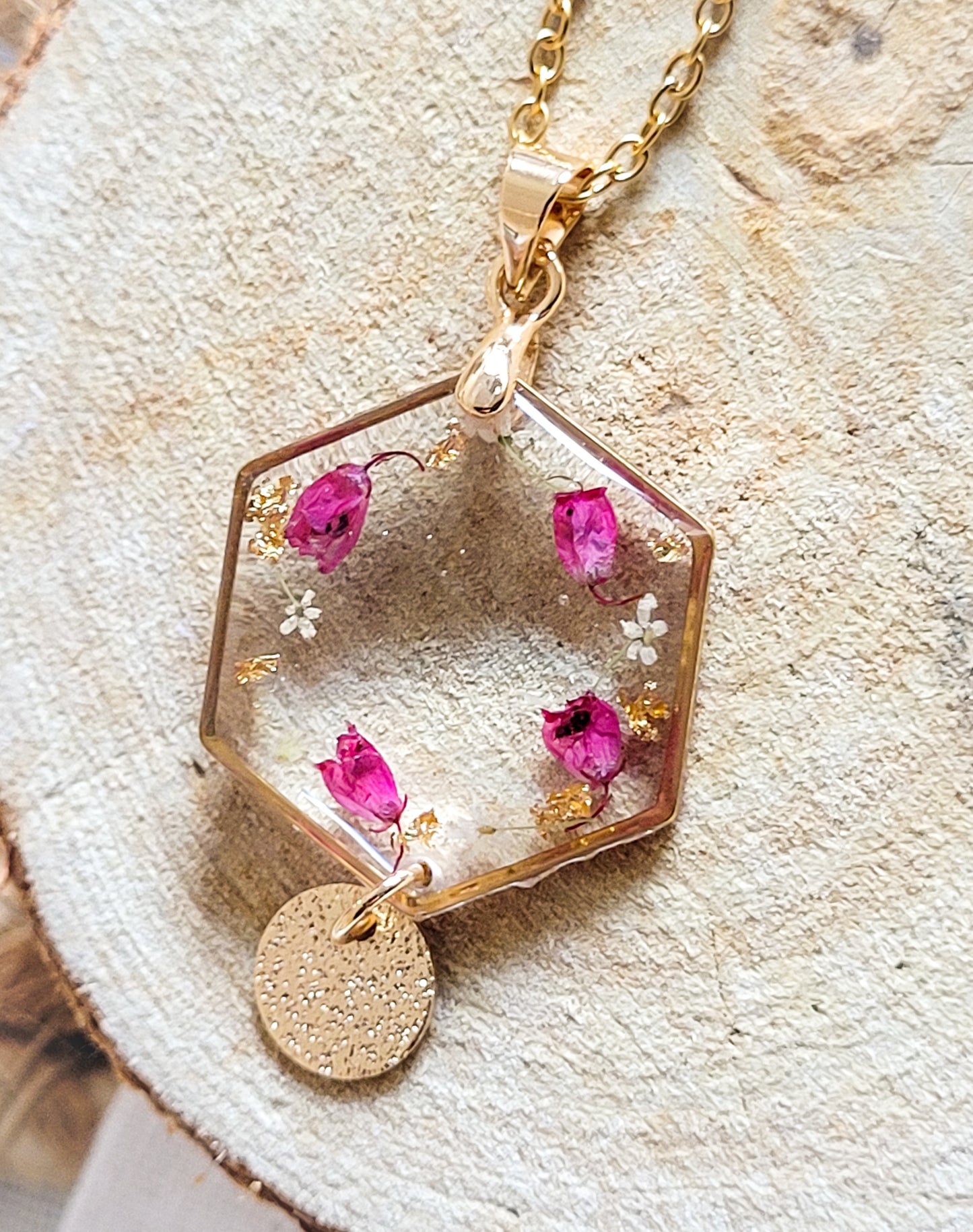 Collier hexagone bruyere et dentelle