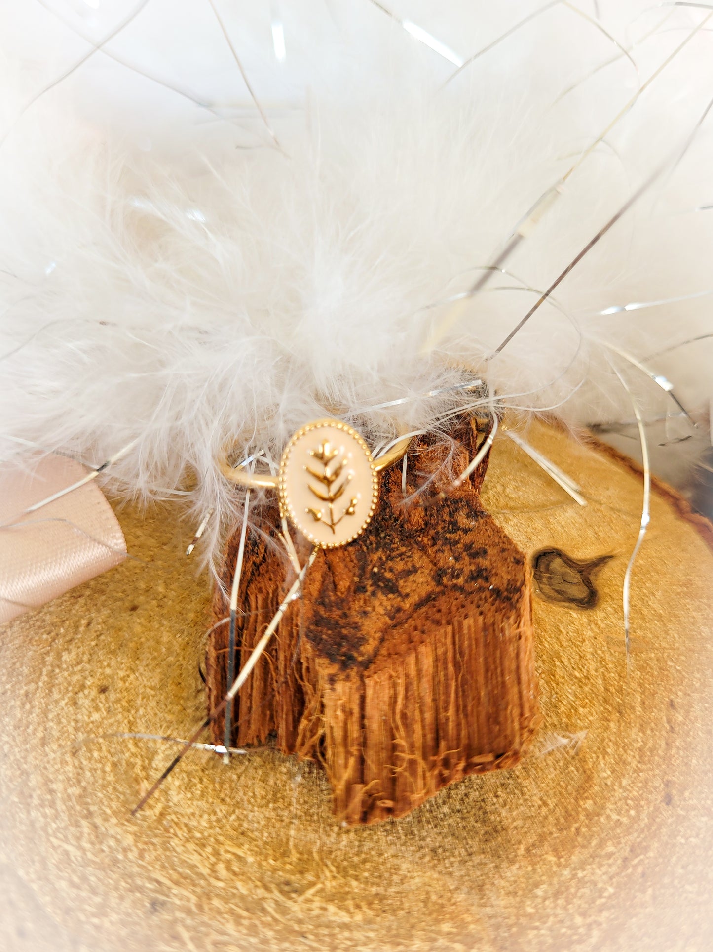 Nude lily ring