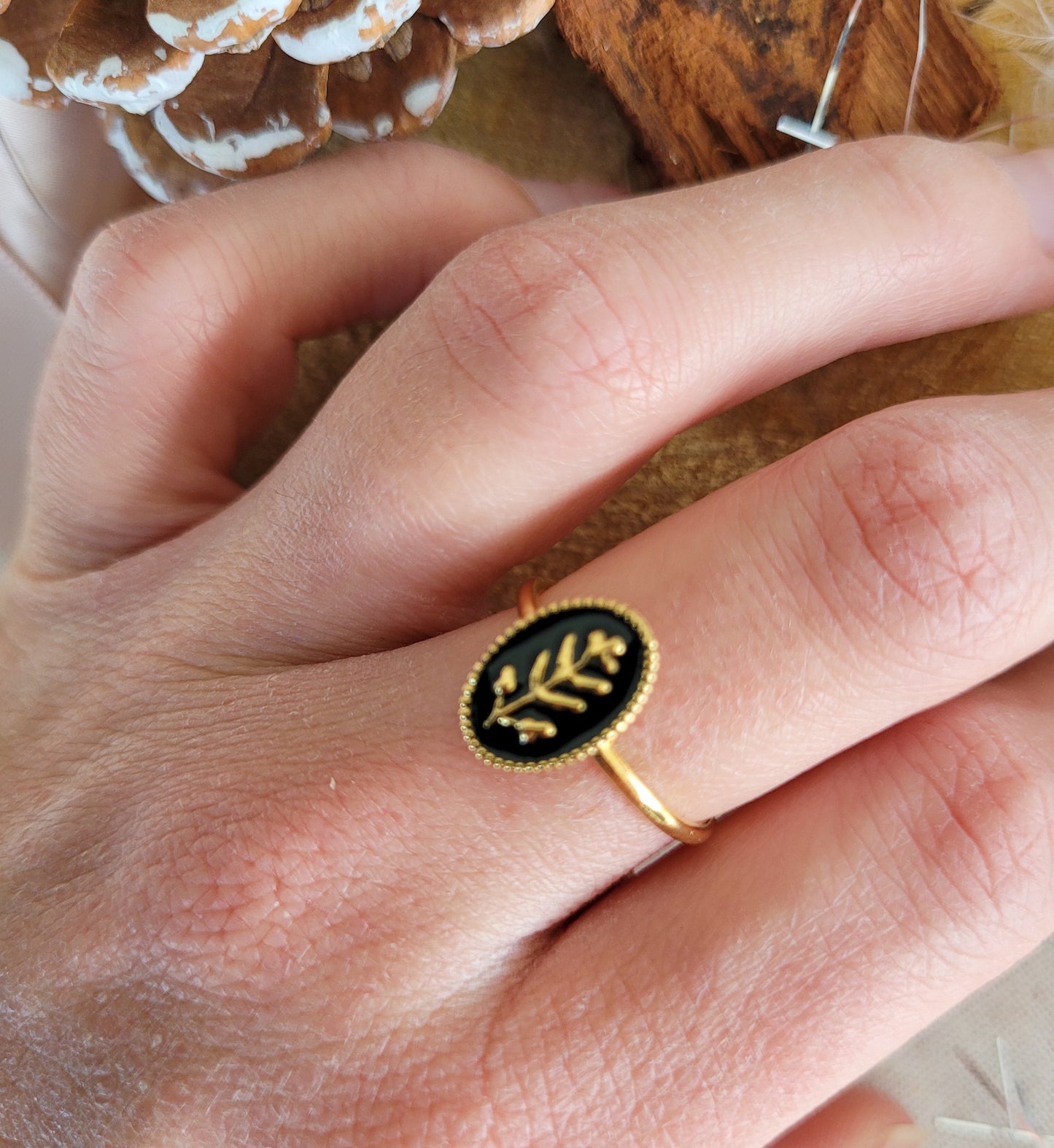 Black lily ring